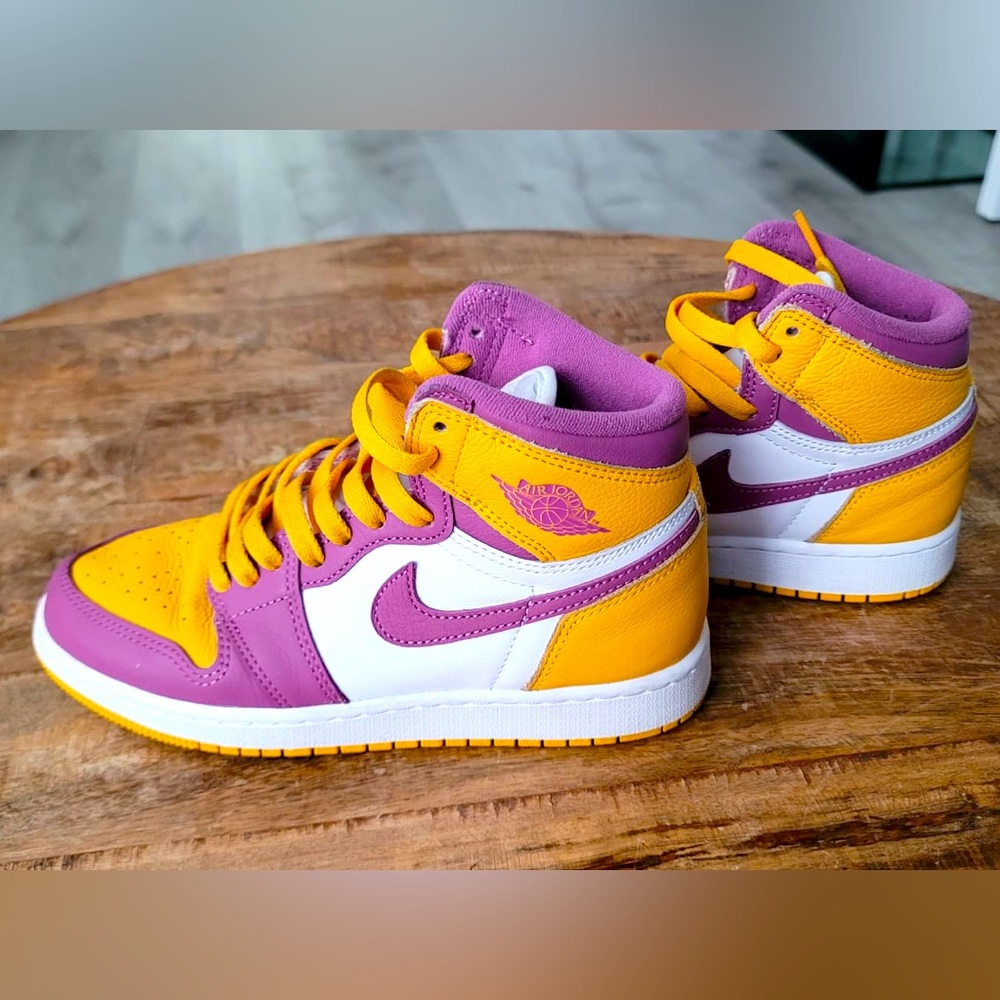Air Jordan 1 Retro High OG Brotherhood